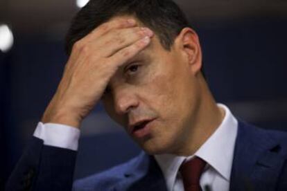 Spain's Socialist Party leader Pedro Sanchez attends a news conference after his meeting with Felipe VI.