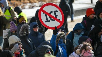 Protesta anti Ice en el sur de Minneapolis, Minnesota, este lunes.