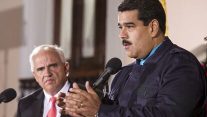 El presidente venezolano, Nicolás Maduro y el secretario general de Unasur, Ernesto Samper, este miércoles en Caracas.