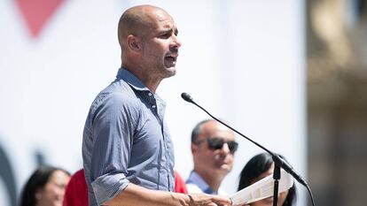 Pep Guardiola gives his speech on Sunday.