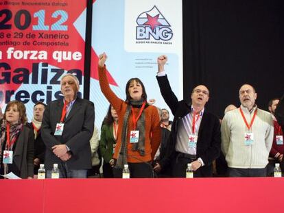 El candidato del Bloque a la Xunta, Francisco Jorquera (tercero por la derecha), en la asamblea de la organizaci&oacute;n en la que fue elegido.