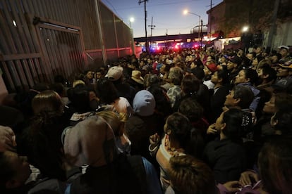 Cientos de familiares se han concentrado a las afueras de la prisión. El motín se produjo días antes de la llegada a México del papa Francisco, que visitará otra prisión cercana.