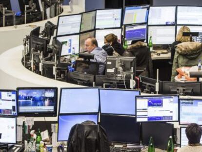 Operadores de la Bolsa de Fr&aacute;ncfort, Alemania. 