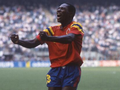 Freddy Rincón celebra un gol frente a Alemania en el Mundial de fútbol de Italia '90.