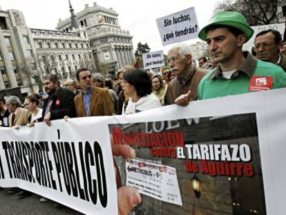 Marcha contra la subida de precio del transporte público.