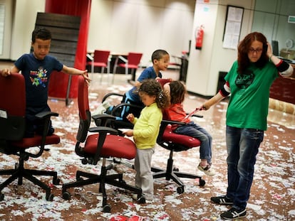 Menores protesta de la Plataforma de Afectados por la Hipoteca (PAH)