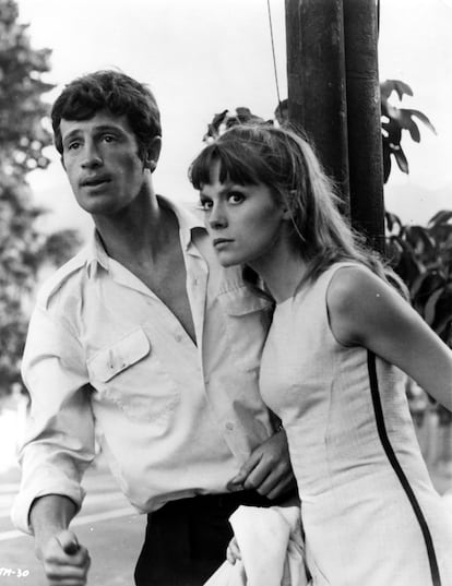 Jean-Paul Belmondo y Françoise Dorléac en una escena de la película 'El hombre de río', de 1964.