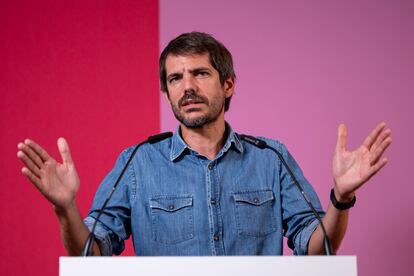 El portavoz de Sumar, Ernest Urtasun, este lunes durante la rueda de prensa en Madrid.