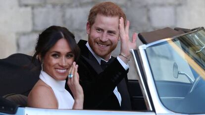 Una boda que no estivo exenta de polémica. La novia finalmente acudió acompañada de su madre, Doria Rangland, tras meses de ataques por parte de los familiares de la exactriz, que advertían al príncipe Enrique de que no contrajera matrimonio con ella.