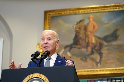 U.S. President Joe Biden makes a statement about the stopgap government funding bill passed by the U.S. House and Senate to avert a government shutdown at the White House in Washington, U.S., October 1, 2023. REUTERS/Bonnie Cash