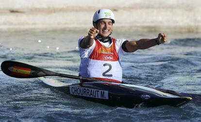 Maialen Chourraut (izquierda) celebra el oro conseguido en la final de slalom K1. 