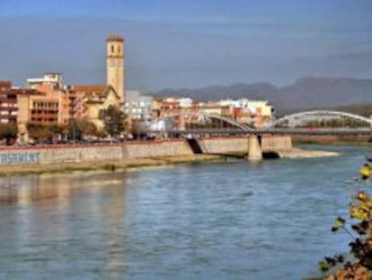El río Ebro a su paso por Tortosa.