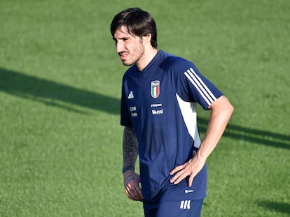 Sandro Tonali, durante un entrenamiento reciente con Italia.
