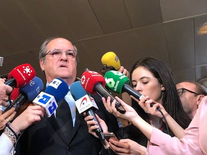 Ángel Gabilondo, portavoz del PSOE en Madrid, habla a los medios, este miércoles.