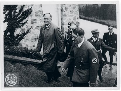 <b>Párkinson y cocaína.
Los males psiquiátricos de Adolf Hitler han dado para estudios de todo tipo. Pero no hay nada que indique que tomara decisiones fuera de sus cabales. Al final de la guerra le afectó el párkinson, sobre todo en la mano izquierda. Consumió habitualmente cocaína, recetada por sus médicos en los días del búnker. Tener solo un testículo también marcó su vida.</b>