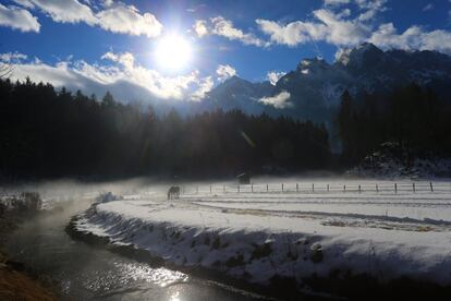 Paisaje nevado en Grainau, al sur de Alemania.