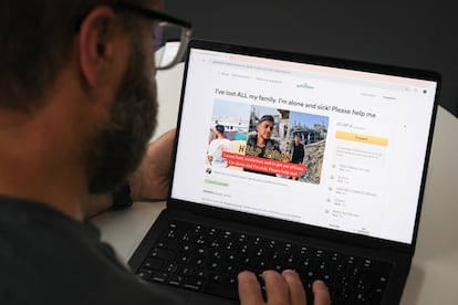 Un usuario visita una campaña de Gofundme.