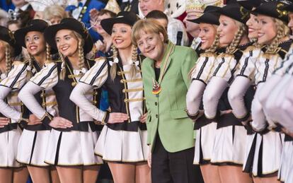 Angela Merkel, en una recepci&oacute;n a los clubs de carnavales alemanes.