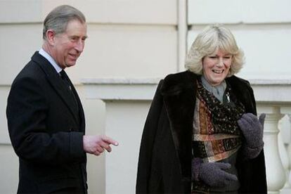 Carlos de Inglaterra y Camilla, en Clarence House, domicilio del príncipe.