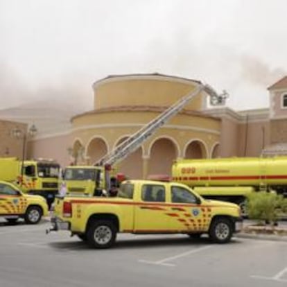 Exterior del centro comercial de Doha en el que perdieron la vida cuatro españoles en un incendio