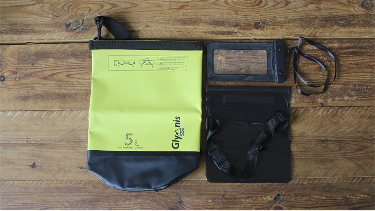 Este diseño incluye dos pequeñas bolsas adicionales.