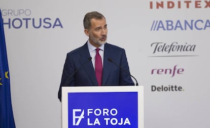 El rey Felipe VI durante el acto de inauguración del Foro de La Toja.