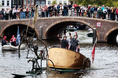 “Cincuenta años de magia en el agua”, así califica el Ayuntamiento de Ámsterdam a SAIL, tomando 1975 como fecha de referencia de la primera convocatoria del festival. El barco más grande de la historia del encuentro fue el ruso ‘Sedov’, de 117,5 metros. En esta convocatoria, y por primera vez, no hay buques de Rusia debido a la guerra en Ucrania.