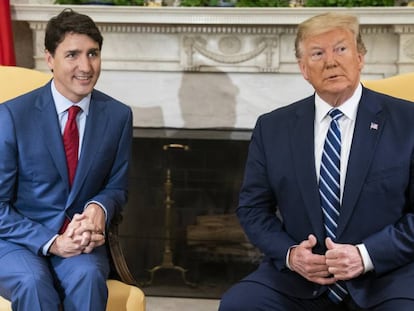 Donald Trump e o primeiro-ministro canadense, Justin Trudeau (esq.), na quinta-feira na Casa Branca.