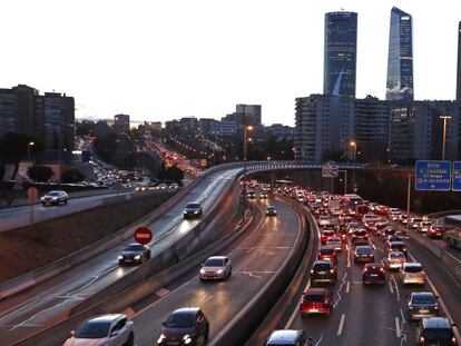 Atasco a la entrada al centro de Madrid. 