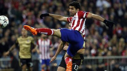 Diego Costa marca o 1 a 0 de volea