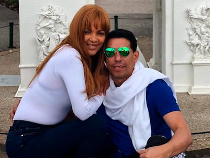 La diputada federal y fundadora de la iglesia Flordelis dos Santos en una fotografía de archivo  con su esposo el  pastor Anderson do Carmo. Ambos habrían fundado una iglesia evangélica