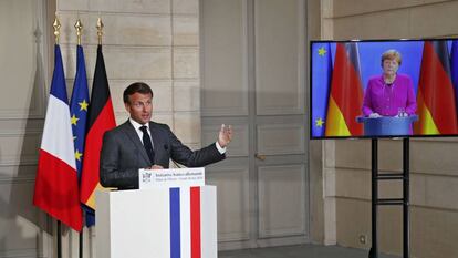 Emmanuel Macron y Angela Merkel, durante la presentación del plan de 500.000 millones de euros para la UE.