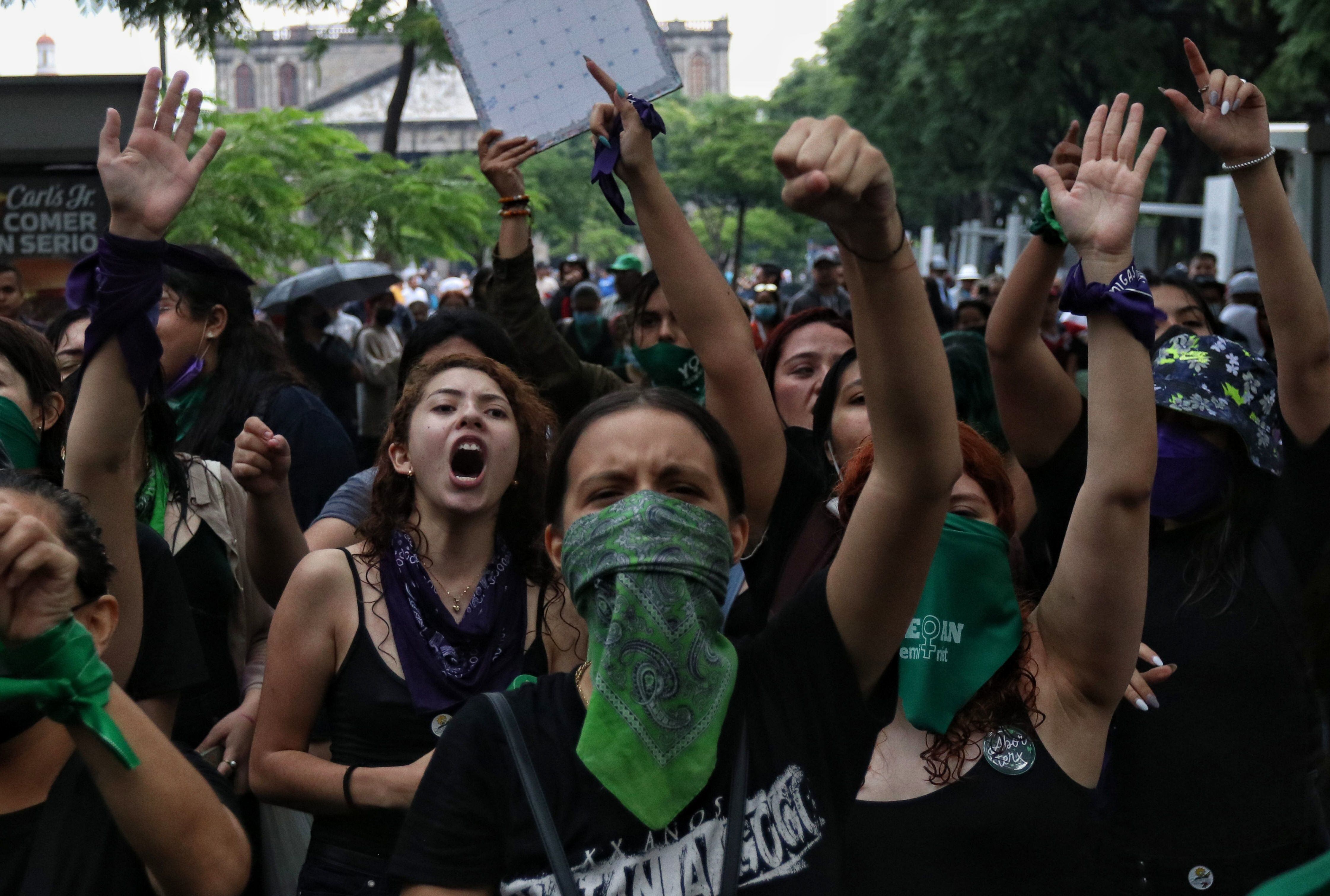 Mujeres en Guadalajara (Estado de Jalisco) piden la despenalización del aborto, en septiembre de 2021. Se consiguió el pasado 25 de abril.