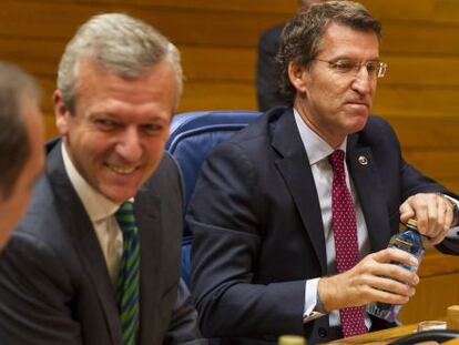Feij&oacute;o, este mi&eacute;rcoles en el Parlamento gallego, junto a su vicepresidente, Alfonso Rueda
