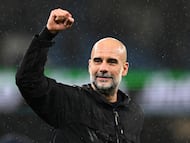 Pep Guardiola festeja el triunfo ante el Newcastle en la Premier.