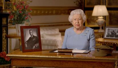 La reina Isabel II se dirige a la nación este viernes durante el 75º Aniversario de la Victoria en Europa