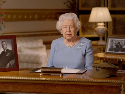 La reina Isabel II se dirige a la nación este viernes durante el 75º Aniversario de la Victoria en Europa