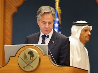El secretario de Estado estadounidense, Antony Blinken, en su conferencia conjunta con su homólogo catarí, Mohammed Bin Abdulrahman Al Thani, en Doha, el 12 de junio de 2024.