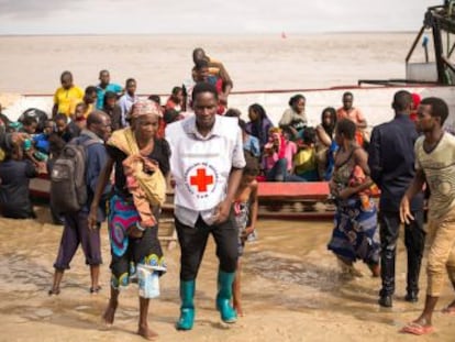 Los gobiernos de Mozambique, Zimbabue y Malaui temen encontrar más cadáveres a medida que puedan acceder a las zonas aún anegadas por el agua