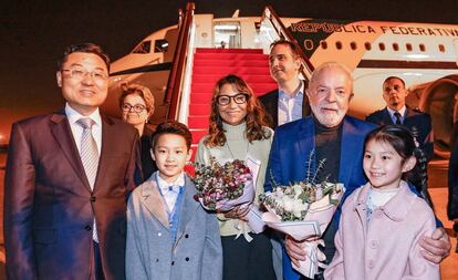 El presidente de Brasil, Luiz Inácio Lula da Silva, a su llegada a Shangái.