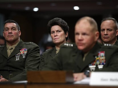 Generales del Cuerpo de los Marines durante su comparecencia ante el Comité de Fuerzas Armadas del Senado.