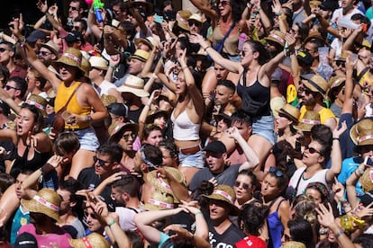 El publico durante la actuación de La MODA en el Sonorama Ribera 2018.