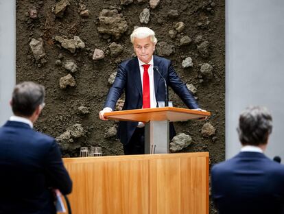 El líder del ultraderechista Partido por la Libertad (PVV), Geert Wilders, habla en el parlamento holandés en La Haya, Países Bajos, el pasado 18 de septiembre.