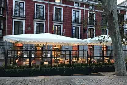 Fachada del hotel El Coloquio de los Perros, en Valladolid. 