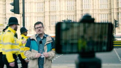 El periodista Alfredo Benito en los alrededores de Westminster.