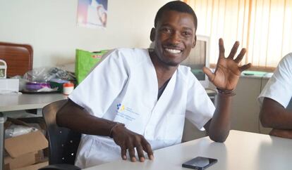 Nercio Momad, uno de los ocho estudiantes de Medicina mozambique&ntilde;os que ha hecho pr&aacute;cticas en hospitales canarios.