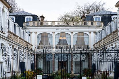 Fachada de uno de los edificios que componen el complejo Trianon, en Épernay.