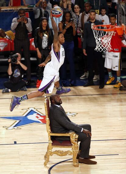 Ben McLemore, por encima de Shaquille O'Neal.