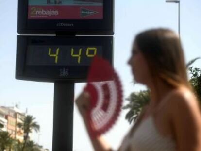 Las mínimas más altas se registran en localidades andaluzas que no bajan de los 27 grados en todo el día