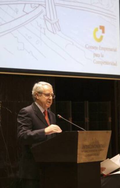 El director del Consejo Empresarial para la Competitividad, Fernando Casado, en la presentación en Pekín del informe "España, tierra de oportunidades".